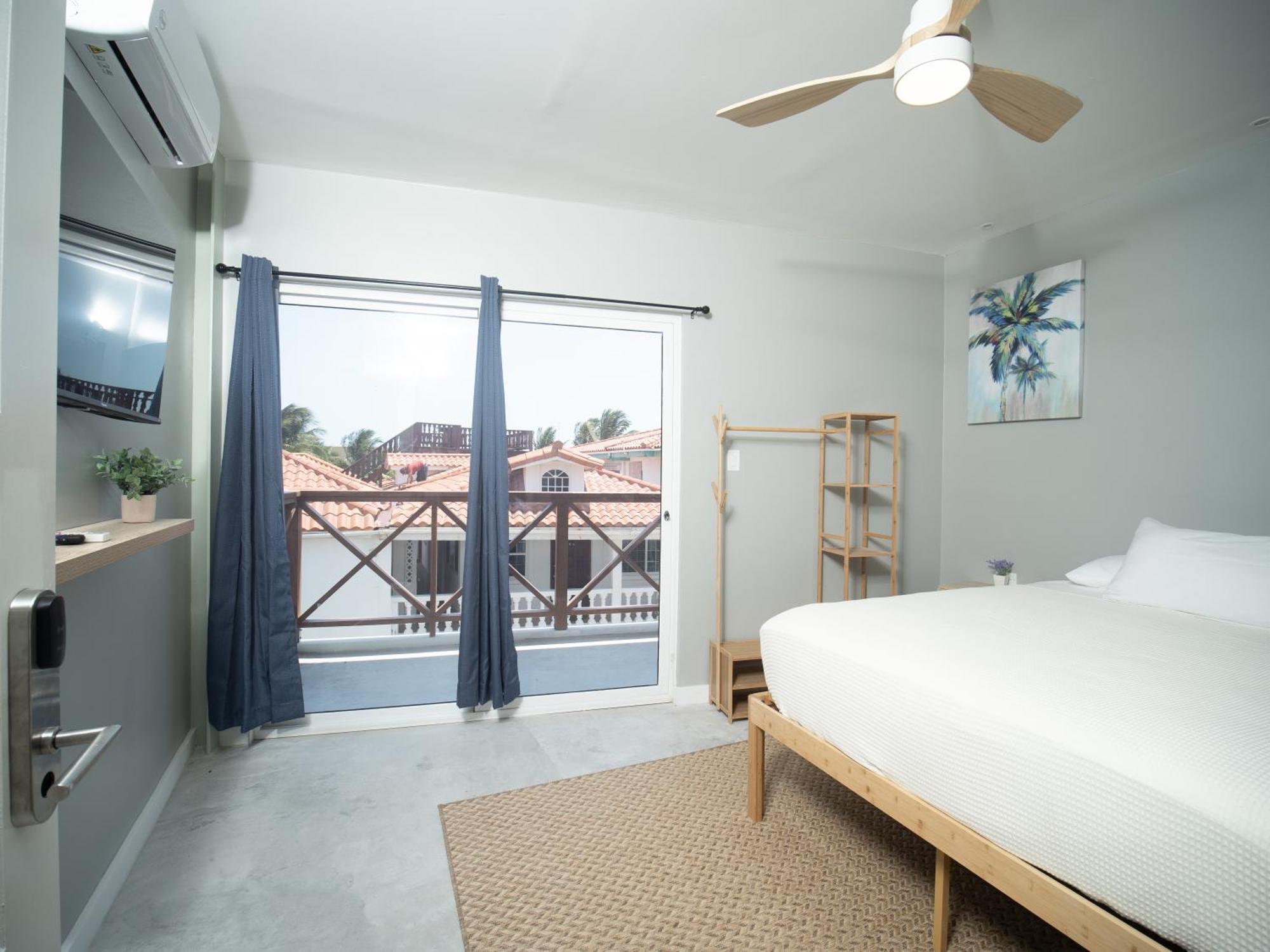 Sandbar Beachfront Hostel & Restaurant Сан-Педро Номер фото